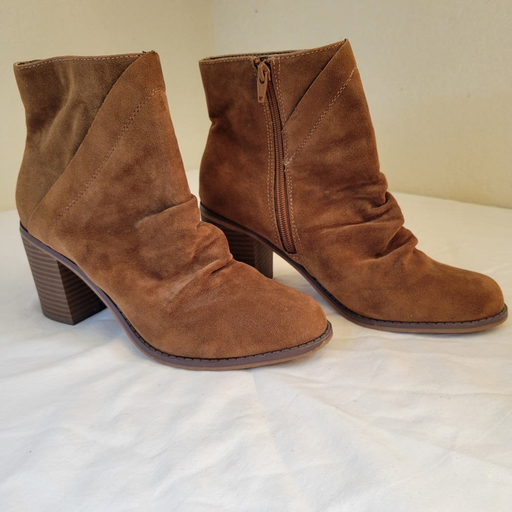 Universal Thread Brown Faux Suede Slouchy Block Heel Ankle Boots Womens 9.5